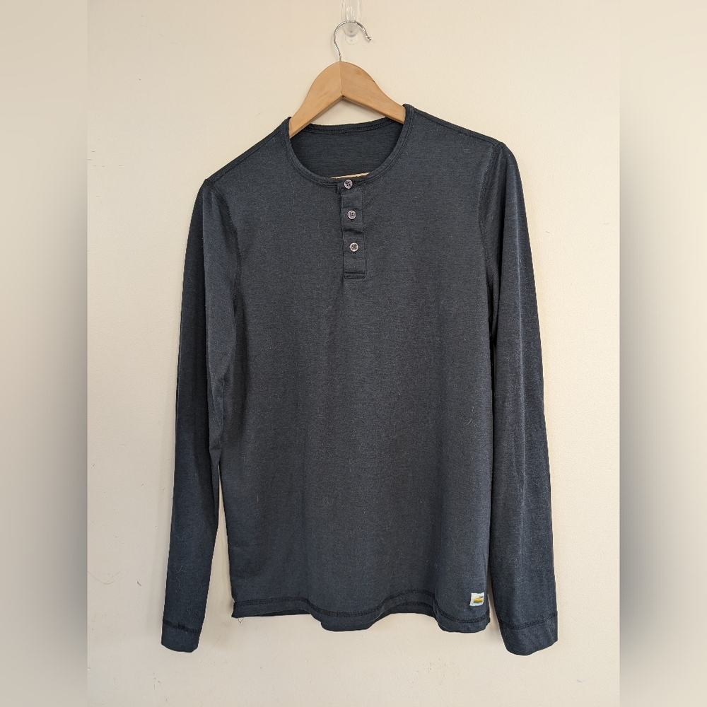 Vuori Men's Long Sleeve Ease Performance Henley Estimated M Medium Navy Blue